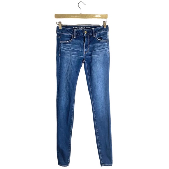 American Eagle Outfitters Denim - American Eagle • Dark Wash Skinny Jegging Style Jeans.